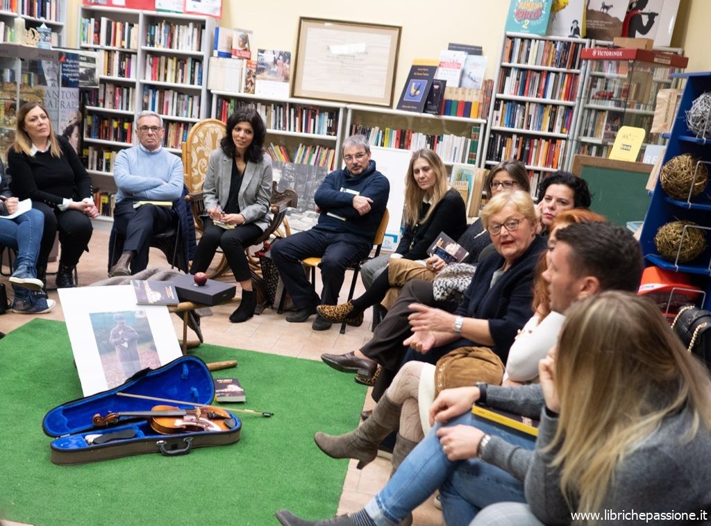Primo incontro di lettura del “Book club di Luino” presso la libreria Mondadori Bookstore.